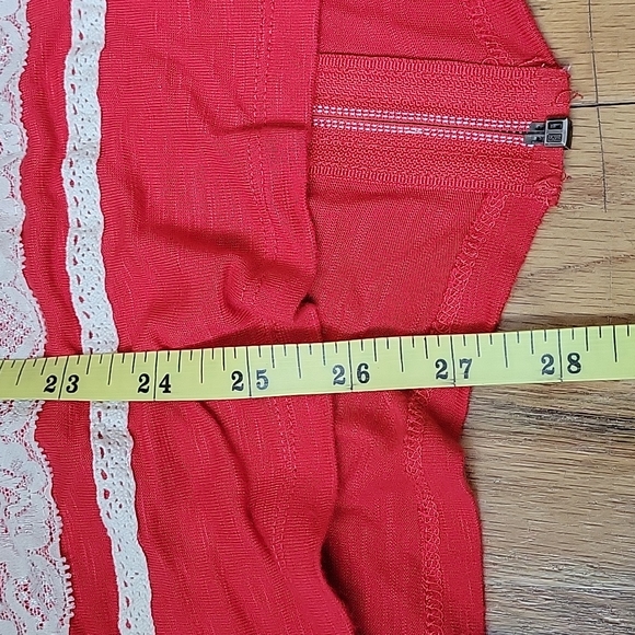 Kimchi Blue Lace Zip Tank - Picture 8 of 9